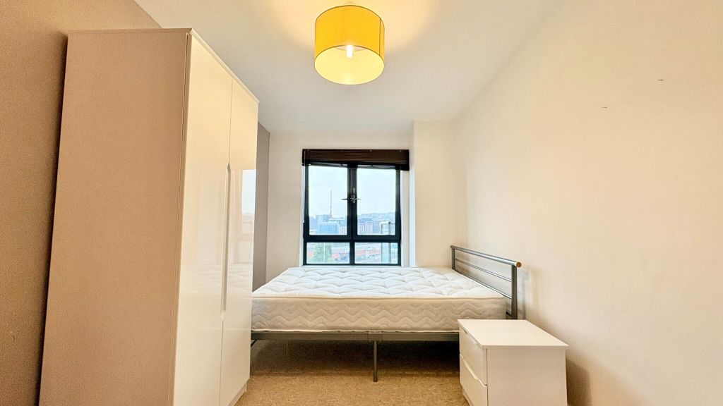 Property photo 3 of 17 Bedroom