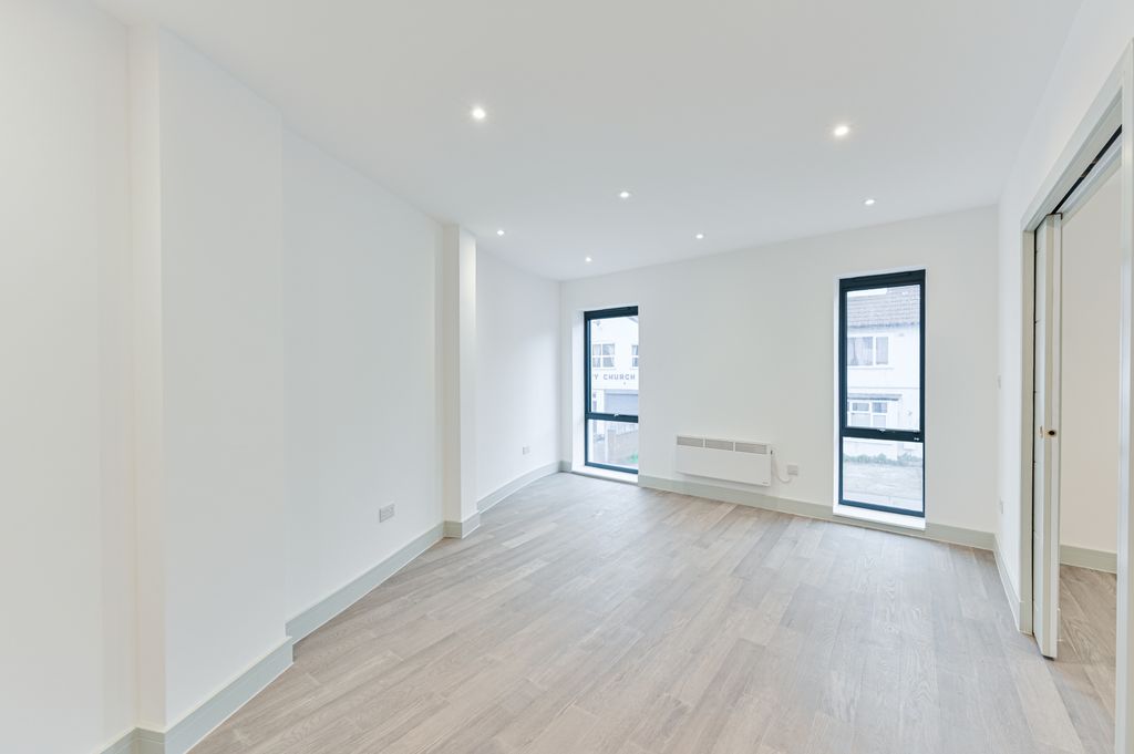 Property photo 3 of 7