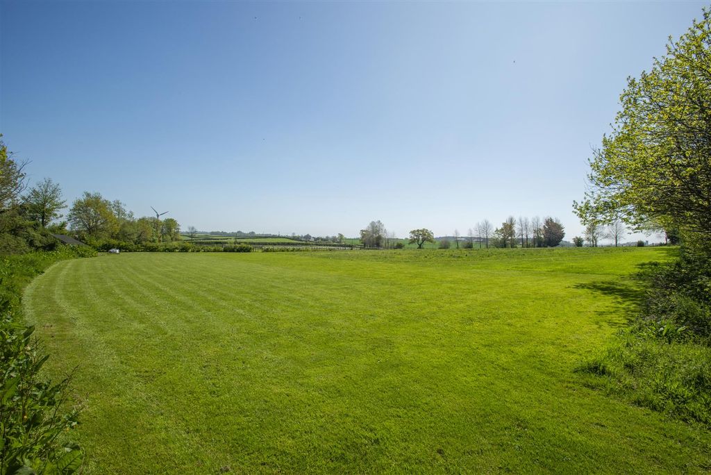 Property photo 3 of 20