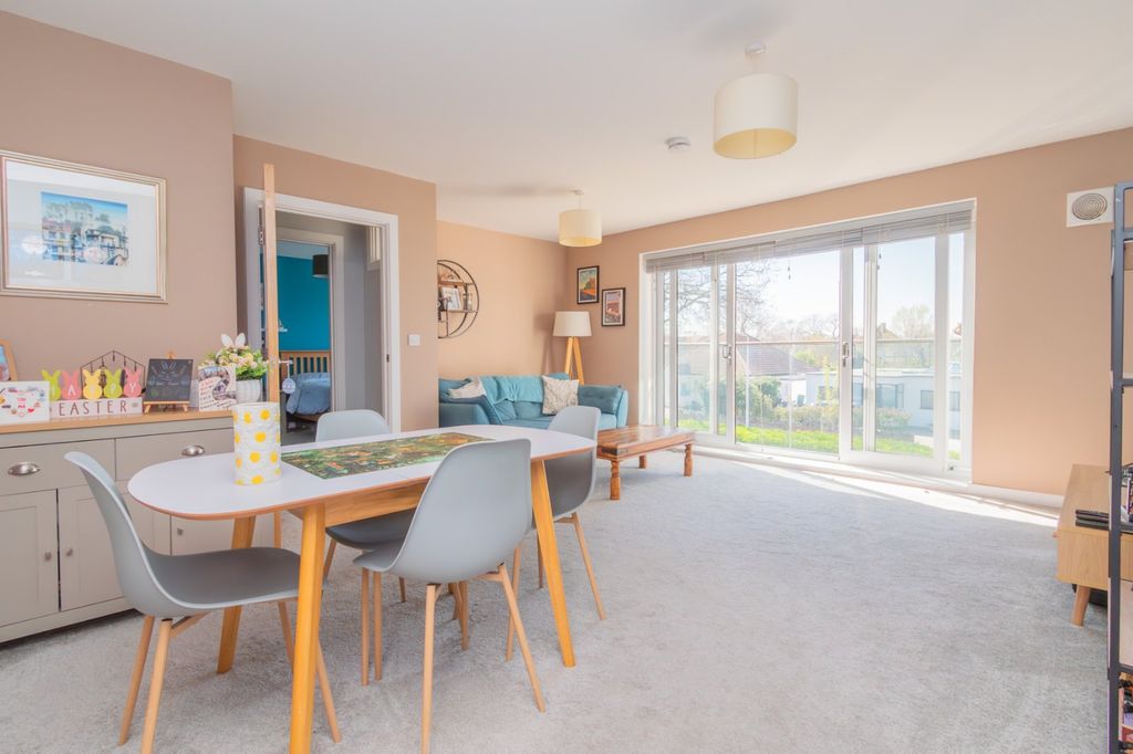 Property photo 2 of 9 Picture 2