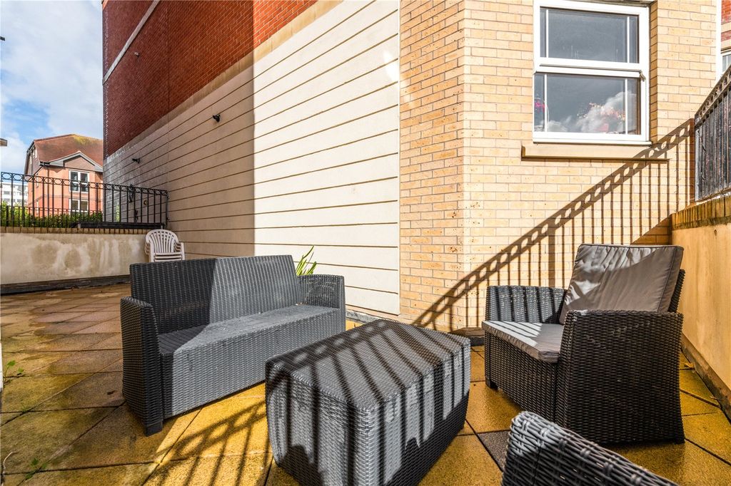 Additional image 7 of 2 bed flat for saleChatsworth Square, Hove, East Sussex BN3