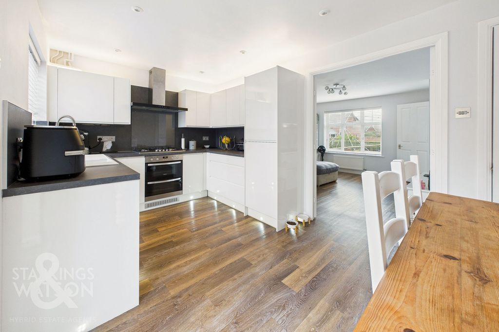 Property photo 3 of 20