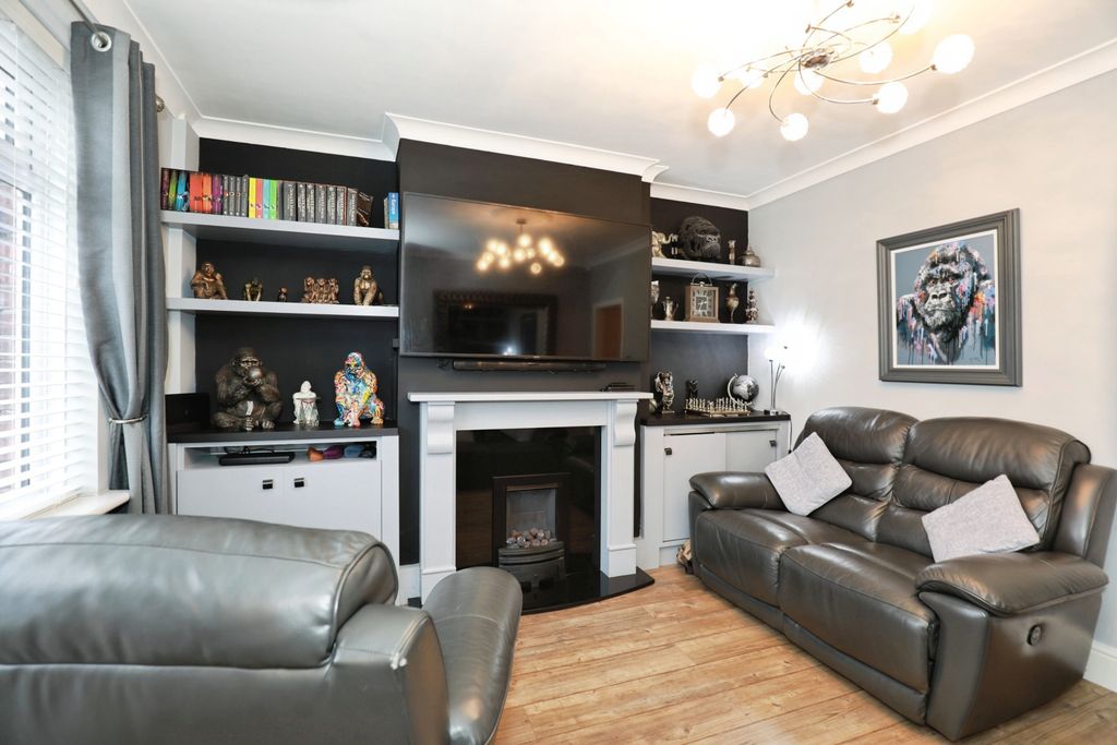 Property photo 2 of 15