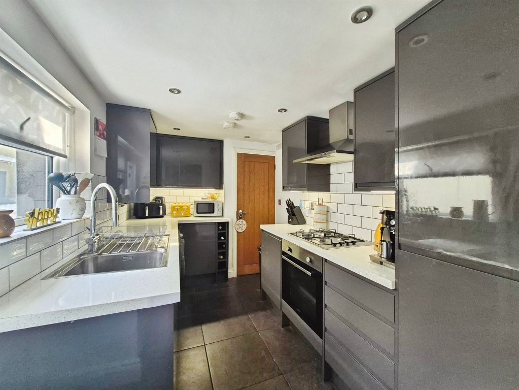 Property photo 2 of 21