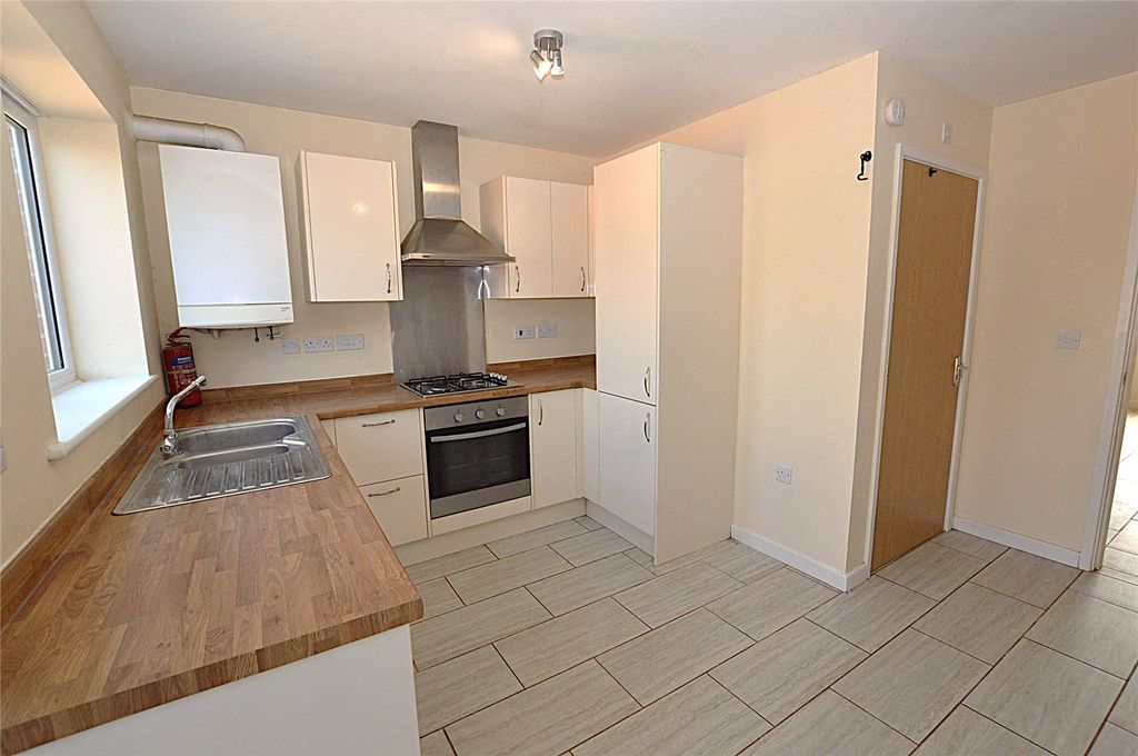 Property photo 2 of 14 Picture No. 02