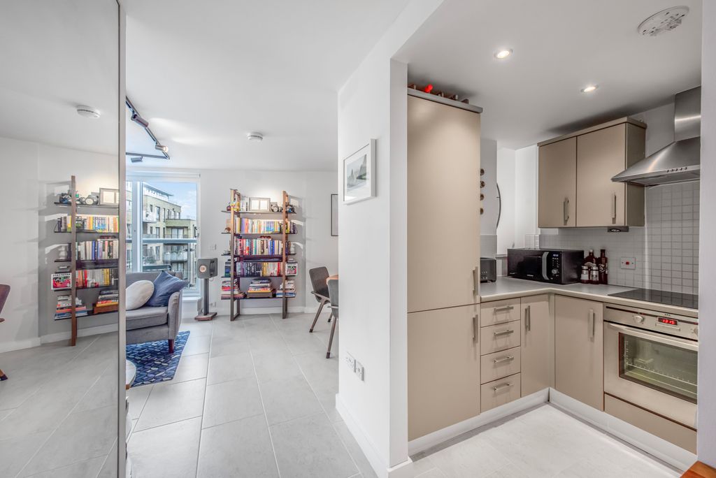 Property photo 3 of 17 Living Kitchen