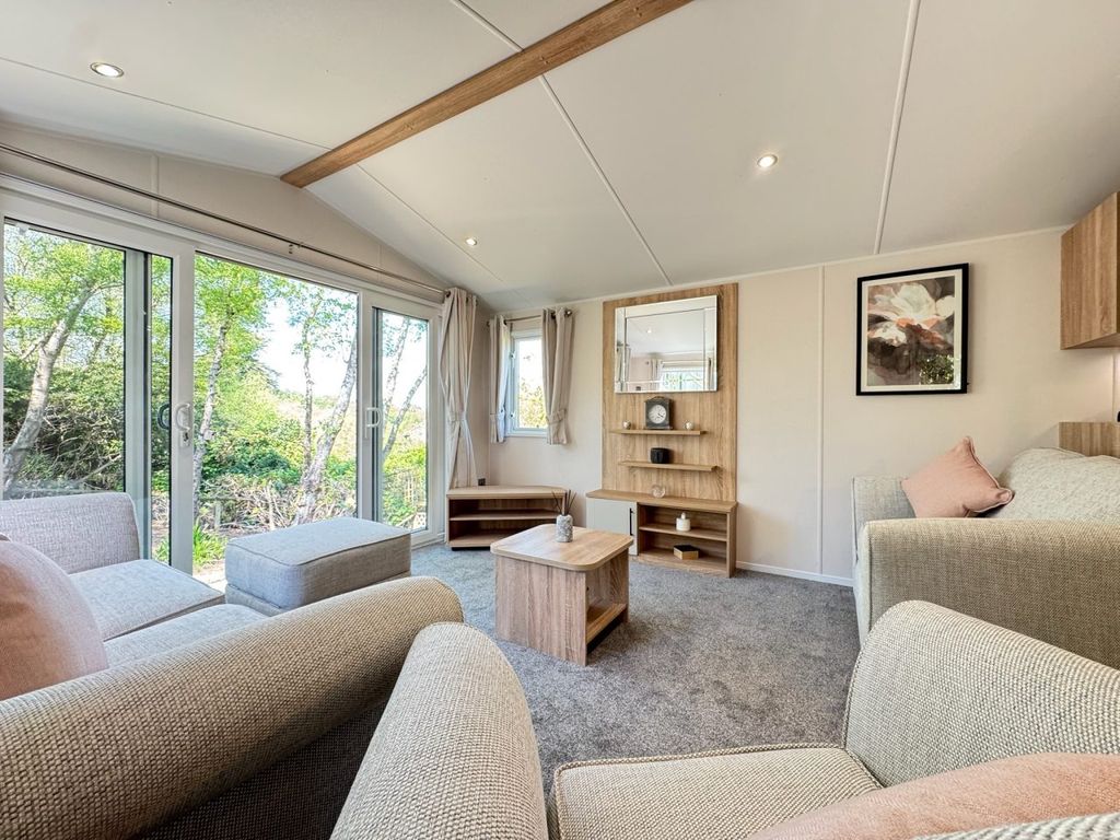 Property photo 3 of 18 Willerby Manor 2019 Vs279658 130683401.Jpeg