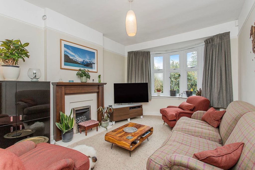 Property photo 3 of 32
