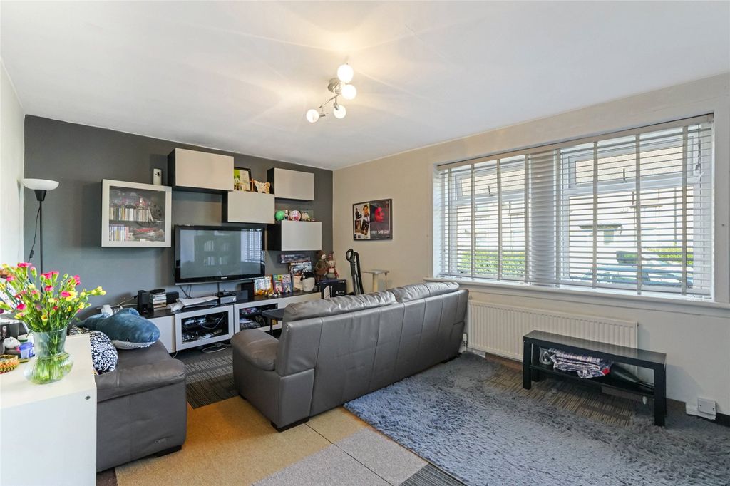 Property photo 2 of 12 Picture No. 16