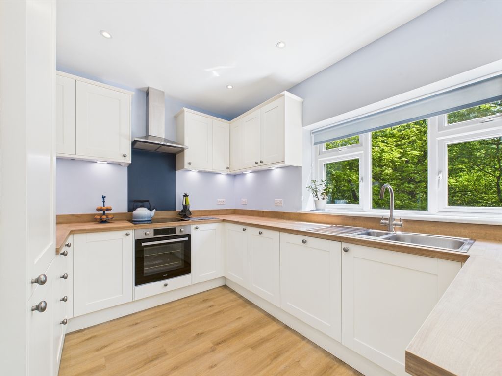 Property photo 2 of 28 Kitchen