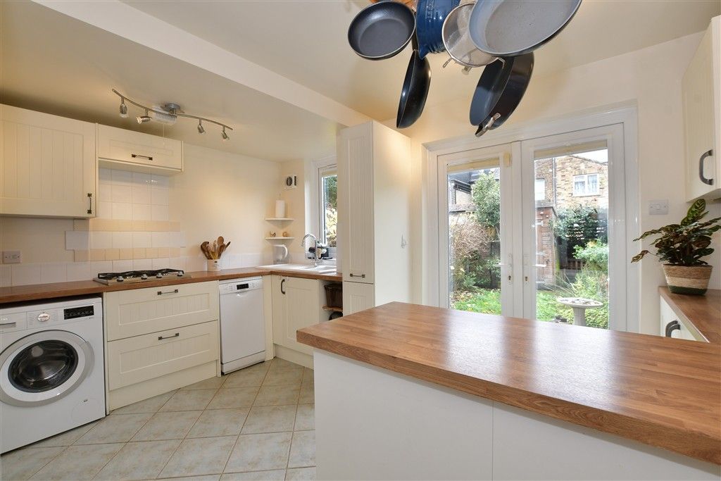 Property photo 3 of 25 Kitchen/ Breakfast Room