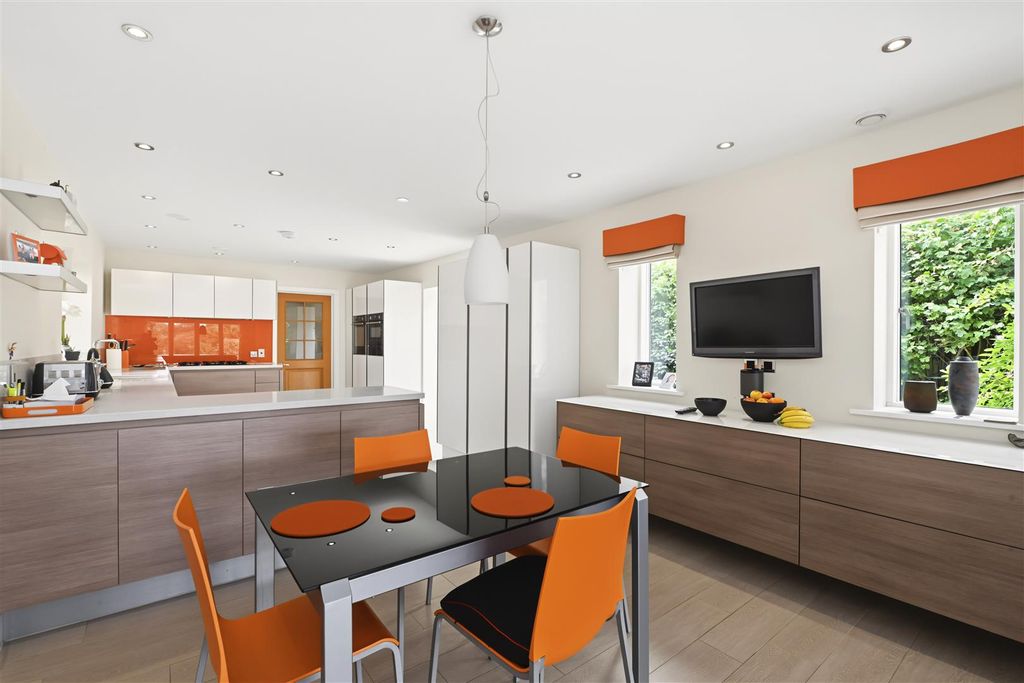 Property photo 2 of 13 Oakwood-Drive-21.Jpg