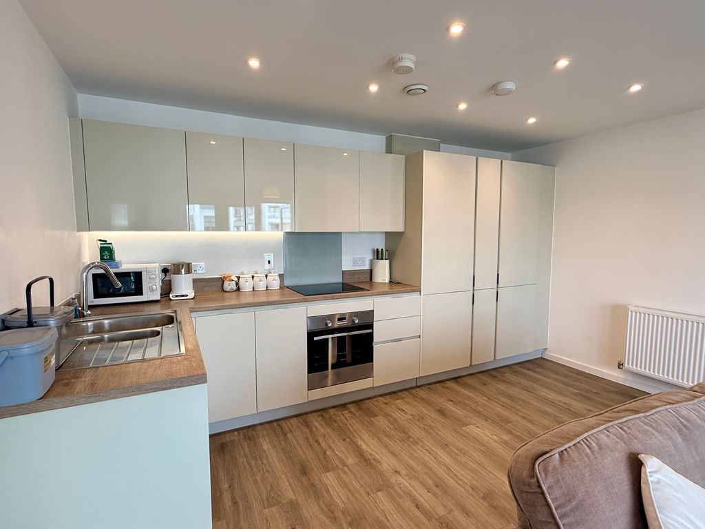 Property photo 2 of 21 Lounge/ Kitchen