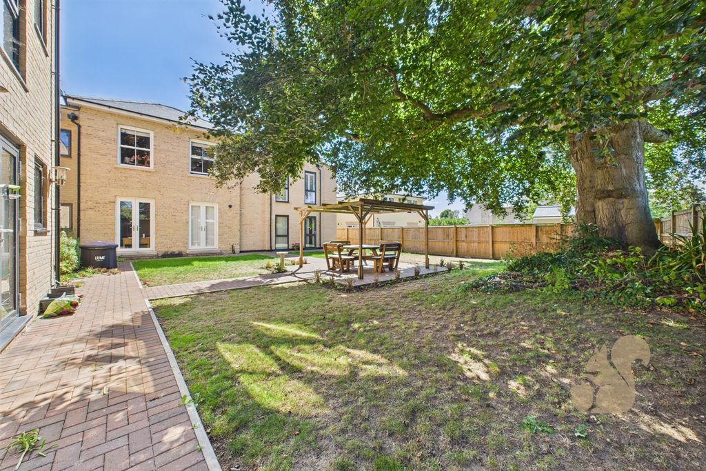 Property photo 3 of 13