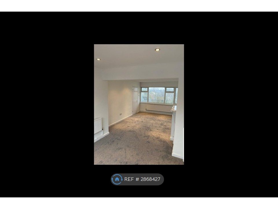 Property photo 2 of 8 Lounge #1