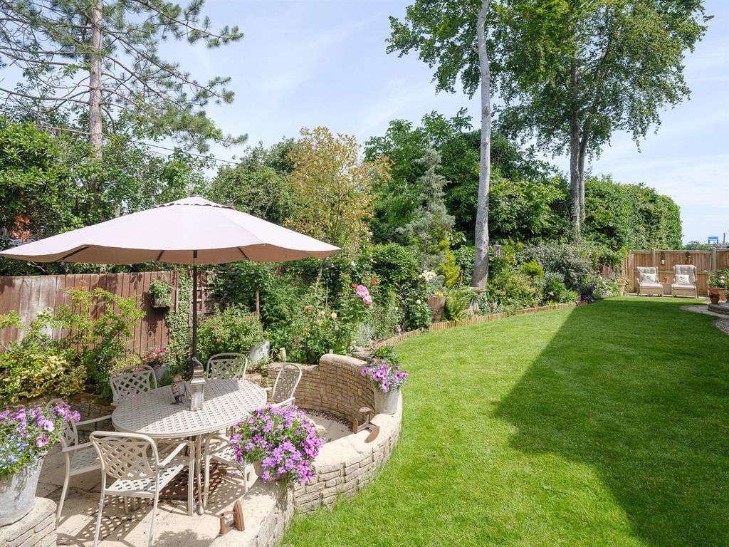 Property photo 2 of 30 6 Beeches Lane-18.Jpg