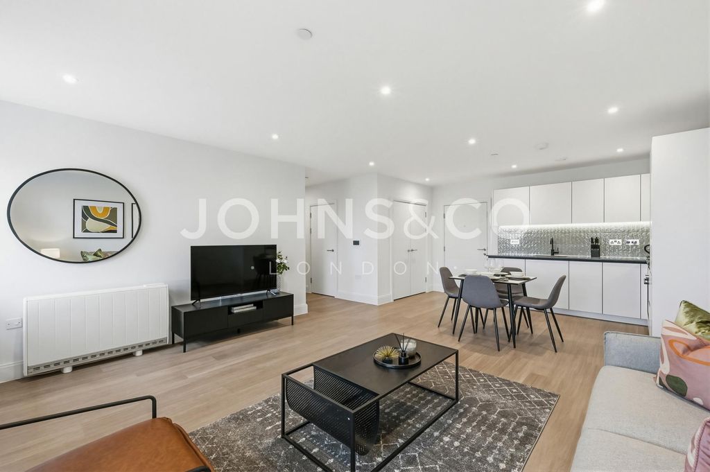 Property photo 2 of 9