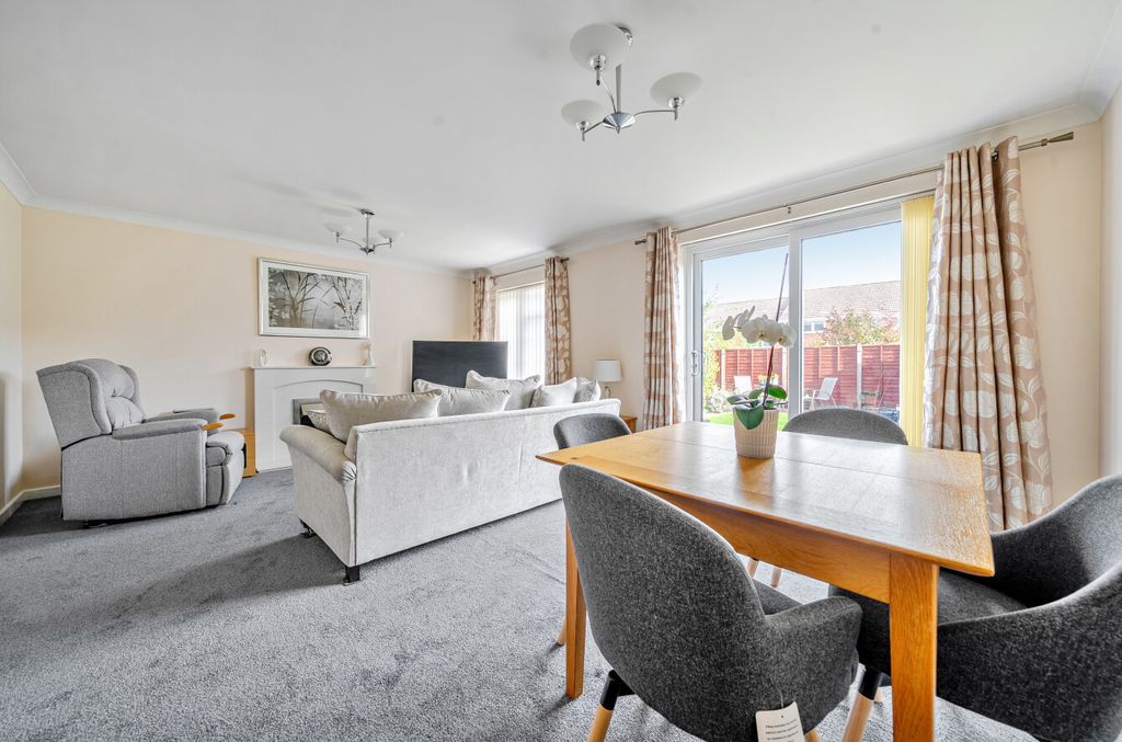 Property photo 2 of 15 1372041-1-68F76F1...