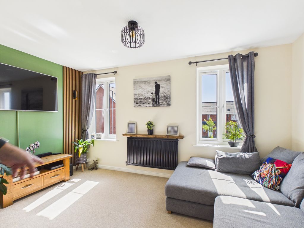 Property photo 2 of 20