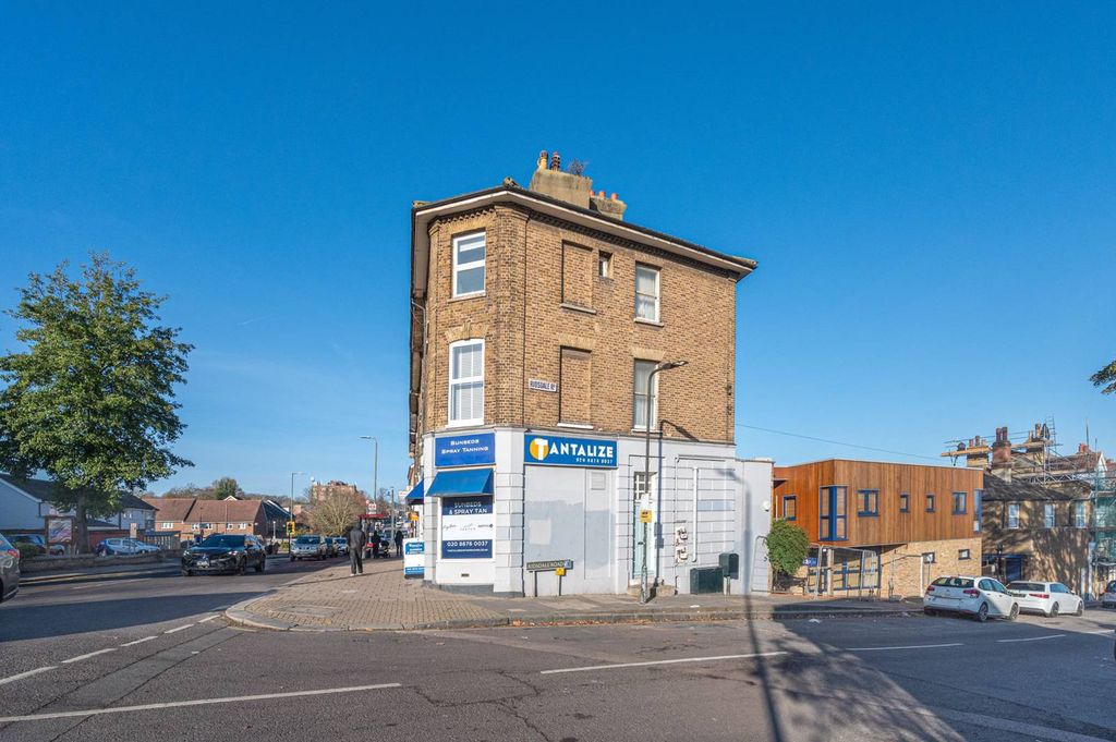 Property photo 2 of 23