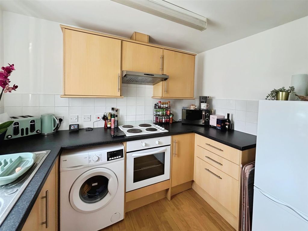 Property photo 2 of 12 1F7Bb23F-Kitchen 201.Jpg