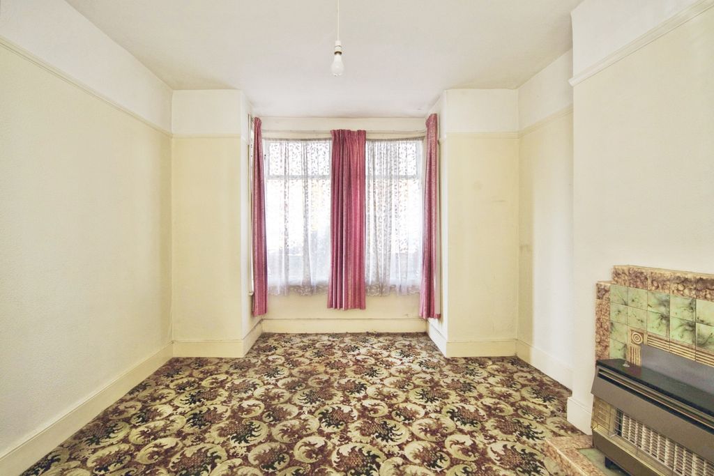 Property photo 2 of 25 Pbox-Img.Jpg