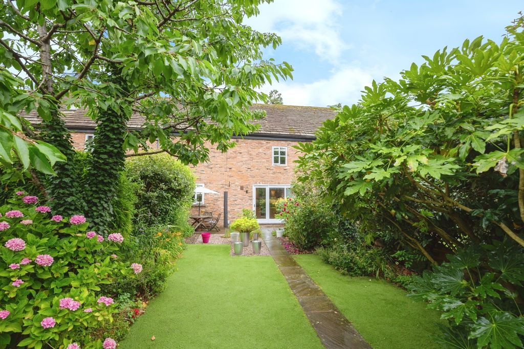 Property photo 2 of 22 Rear Garden