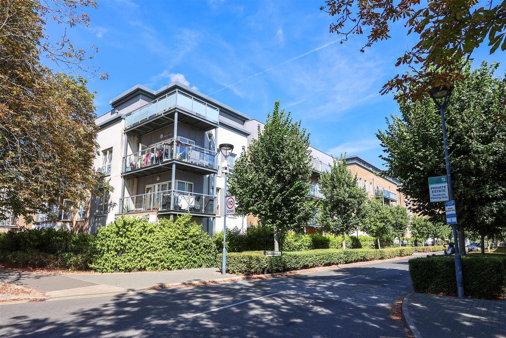 Property photo 1 of 15 External