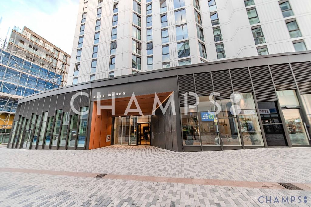 Property photo 1 of 14 Modern 1-Bedroom Apartment With Sky Garden Views | Hale Works, N17