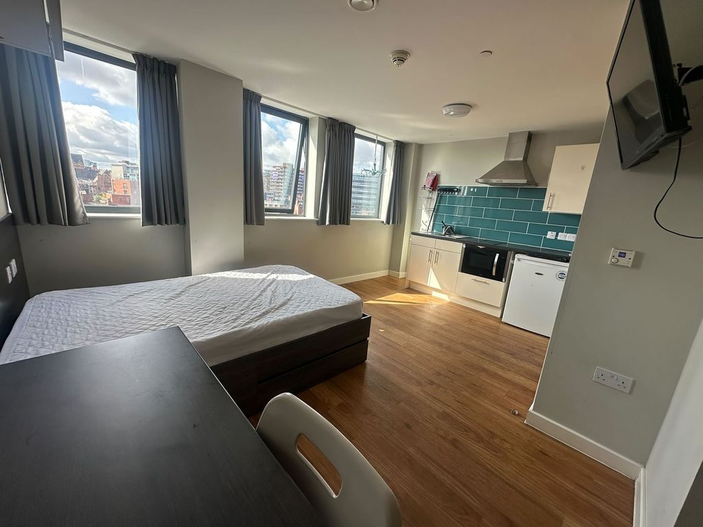 Property photo 2 of 7 Sov947785Whatsapp Image 2026-08-19 At 13.10.01 (1).Jpg