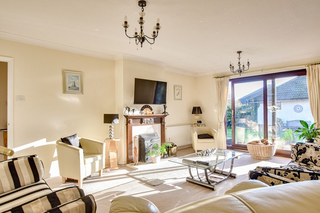 Property photo 2 of 16 Dsc_0010-Dsc_0012