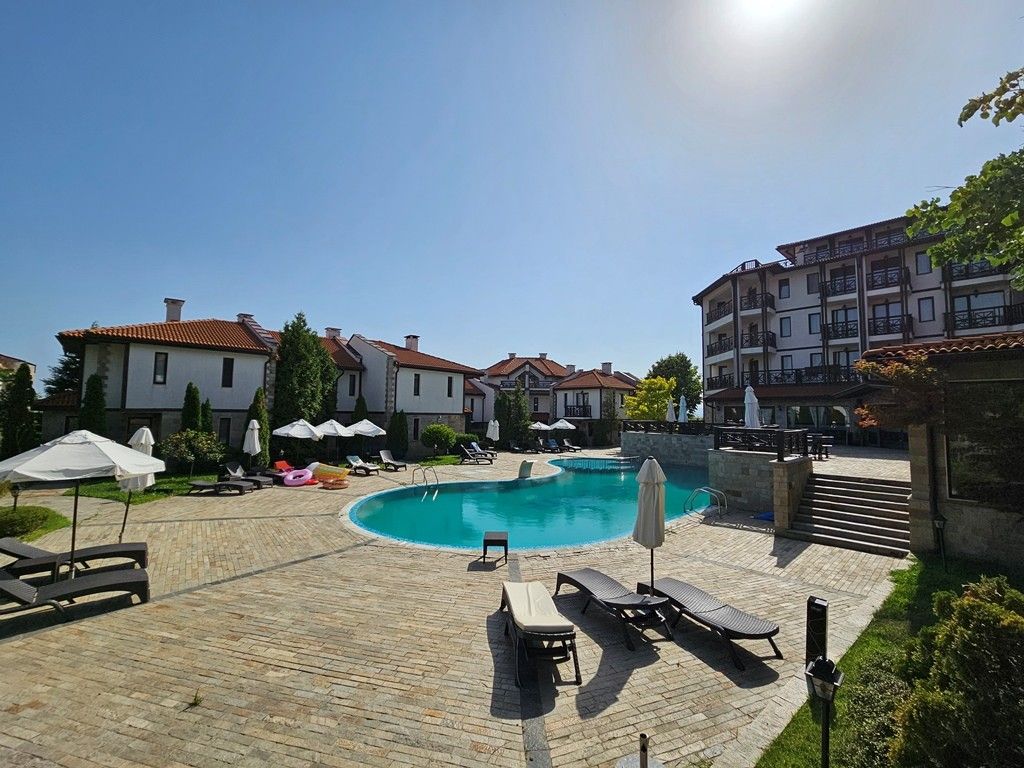 Property photo 3 of 48