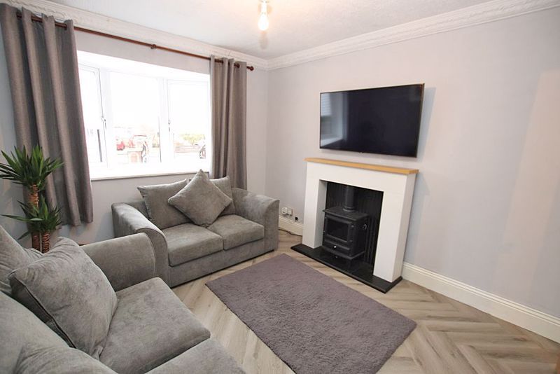 Property photo 2 of 12 Lounge