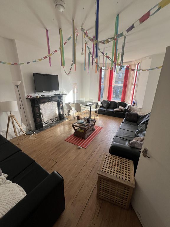 Property photo 3 of 31