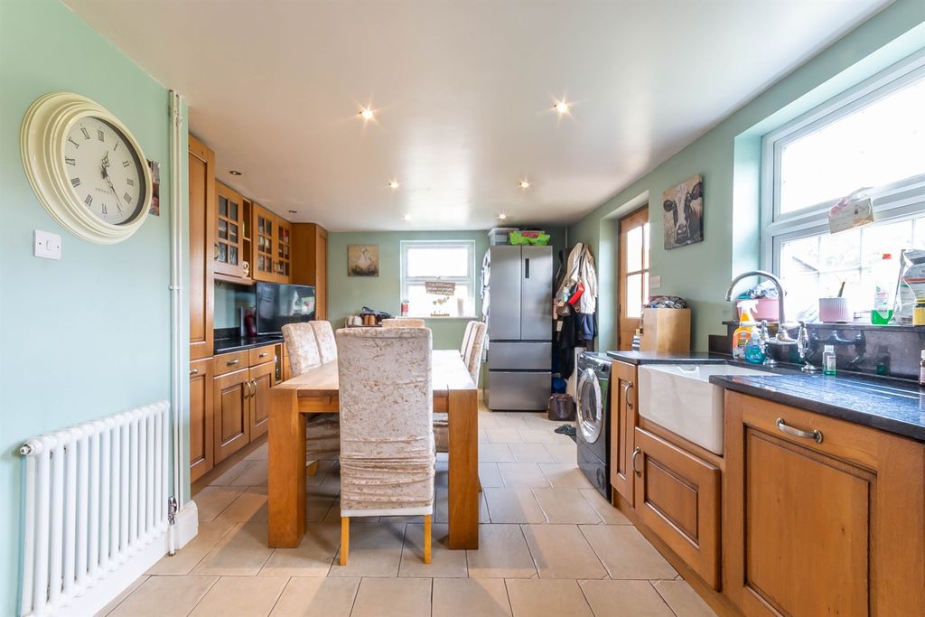 Property photo 3 of 21 Kitchen Diner