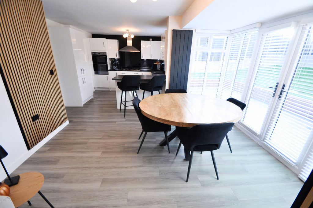 Property photo 2 of 49