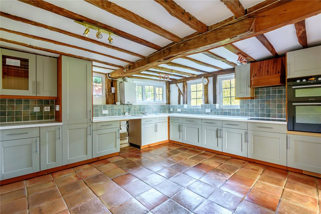 Property photo 3 of 9 Kitchen