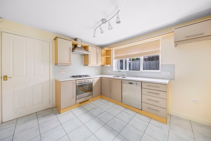 Property photo 3 of 28 Kitchen