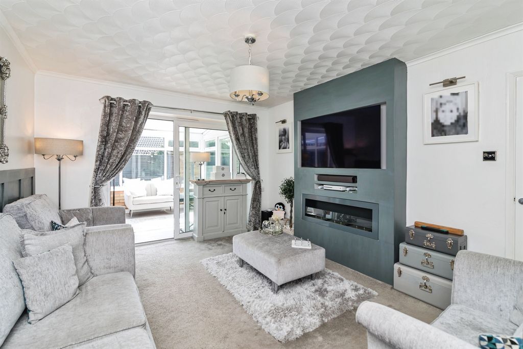 Property photo 2 of 26