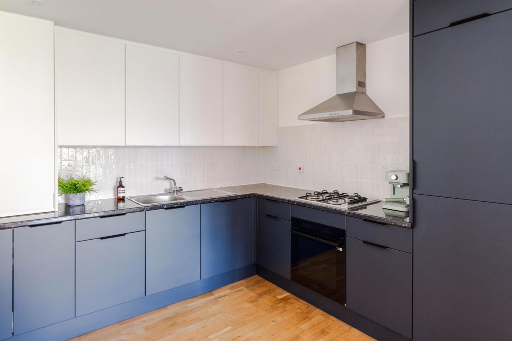 Property photo 3 of 20 19583003_N26_Highres.Jpg