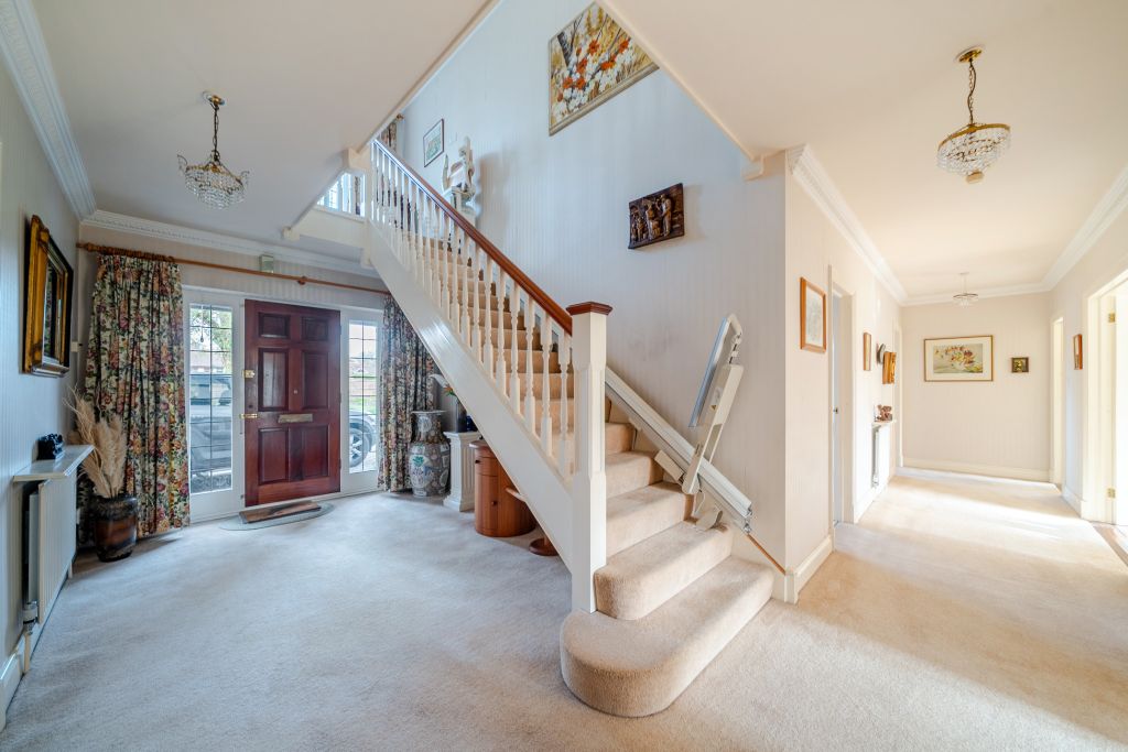 Property photo 2 of 26