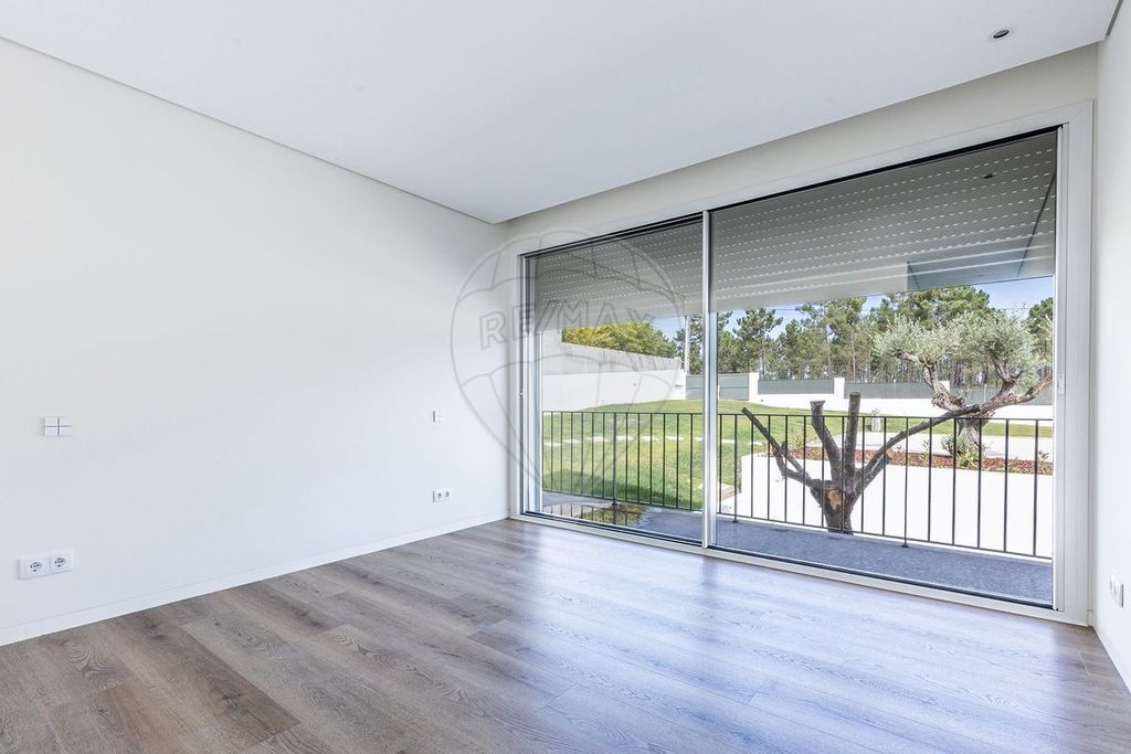 Property photo 3 of 48