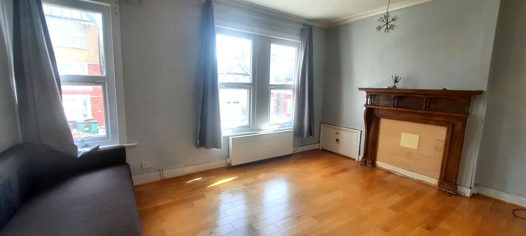 Property photo 3 of 7