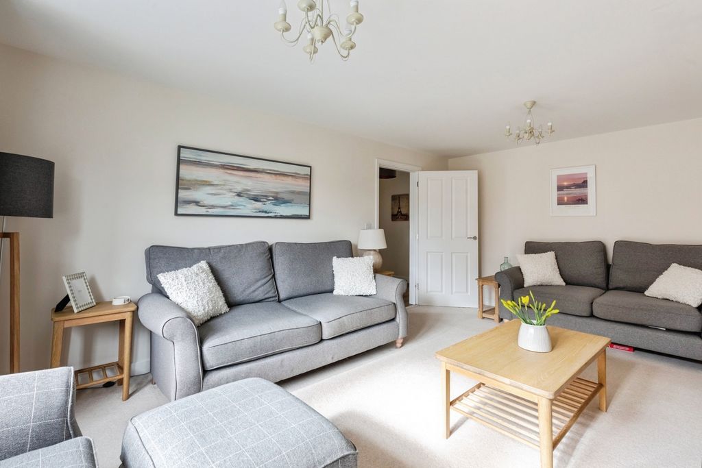 Property photo 3 of 19 Pbox-Img.Jpg