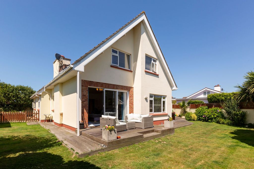 Property photo 1 of 49