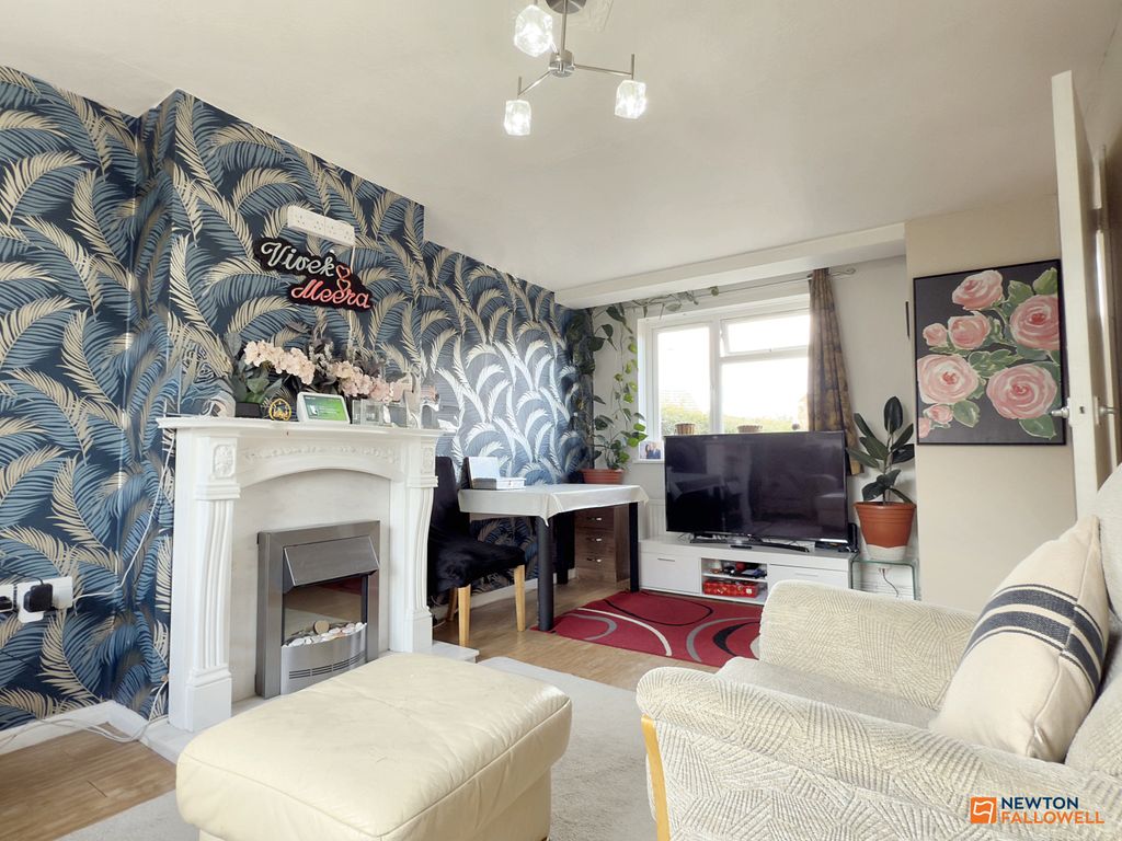 Property photo 2 of 25