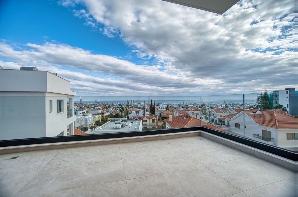 Property photo 1 of 30