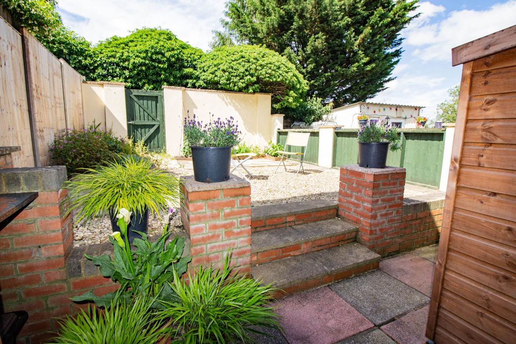 Property photo 3 of 15