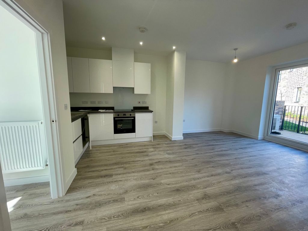 Property photo 3 of 28