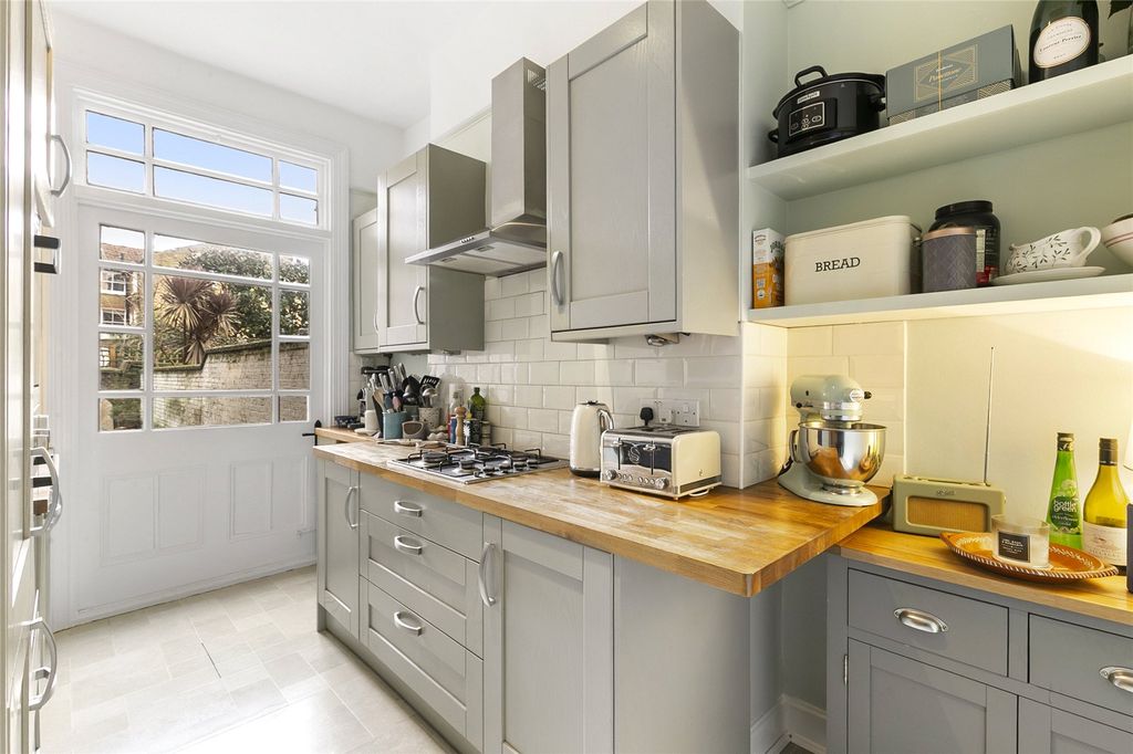 Property photo 3 of 10 Picture No. 21